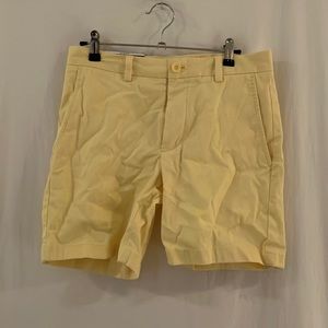 Vineyard Vines Men’s Breaker short 28” inch waist yellow